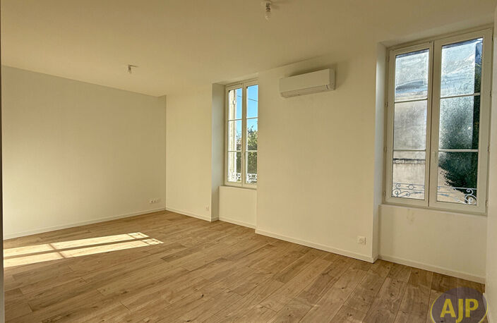 Maison en pierre entièrement rénovée, à deux pas du centre-ville — photo 3