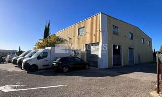 Commerce  730 m² à louer à Velaux (13880)