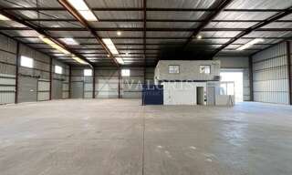 Commerce  730 m² à louer à Velaux (13880)