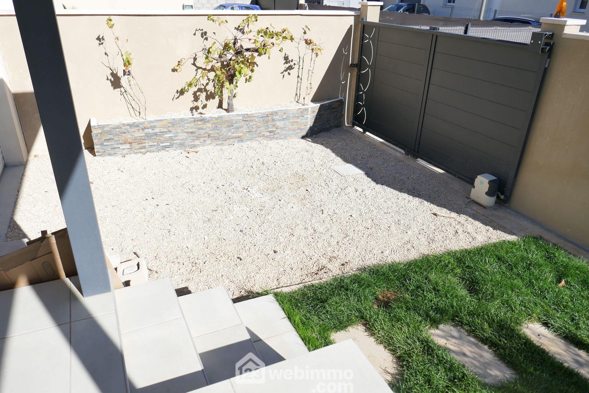 Photo Villas - 100m² - Arles image 1/4