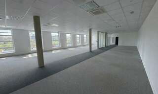 Bureau  347 m² à louer à Tours (37200)