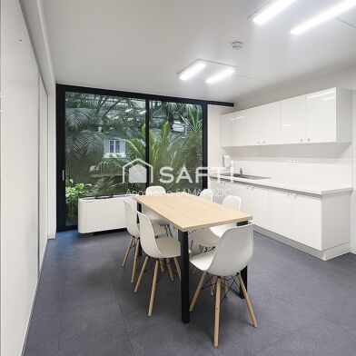 Bureau 11 pièces 291600 €