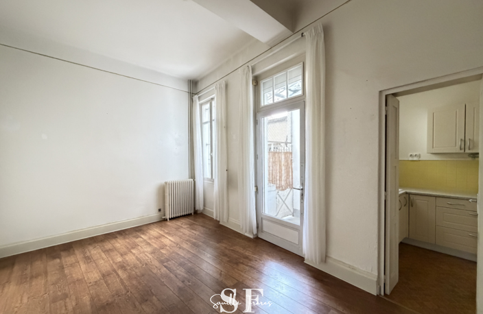 HYPER CENTRE AGEN - MAISON DE VILLE AVEC COUR — photo 5