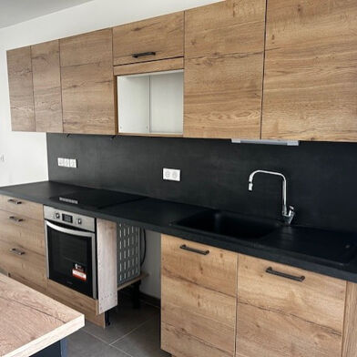 Appartement 3 pièces 895 €