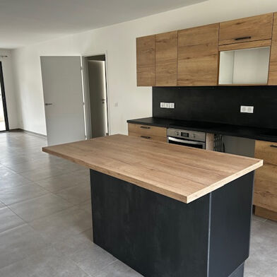 Appartement 3 pièces 895 €