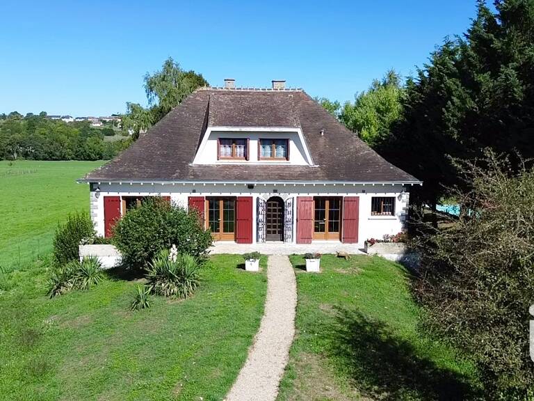 Vente Maison/villa 9 pièces — photo 1