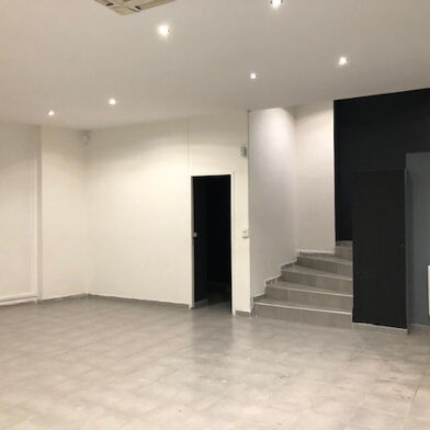 Commerce  425000 €