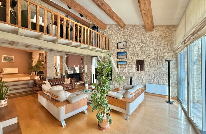 VILLA AU STYLE PROVENÇALE AVEC PISCINE, PARC, VÉRANDAS ET DOUBLE GARAGE — photo 3