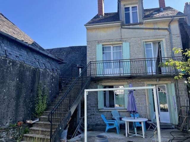 Maison de ville de 6 pièces principales — photo du bien