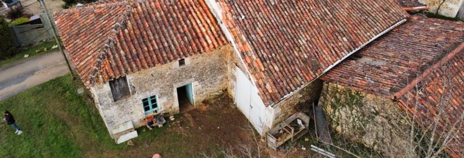 Maison 1 Pièce 90 m² à vendre à Nanteuil-en-Vallée (16700)