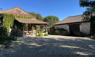 Maison 9 Pièces 220 m² à vendre à Douzillac (24190)