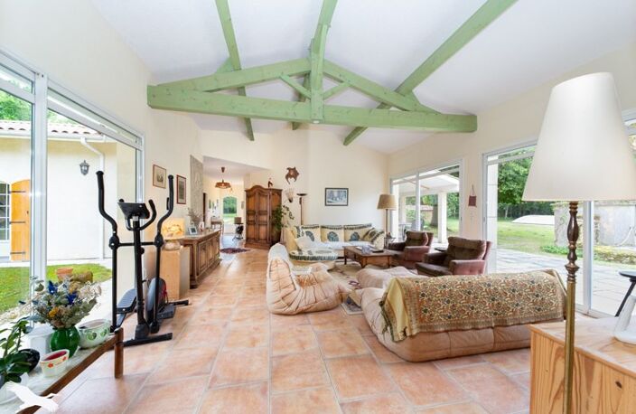 Vente maison 8 pièces 350 m² Saint-Christoly-de-Blaye (33920) — photo 5