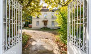 Maison 8 Pièces 450 m² à vendre à Sathonay-Camp (69580)