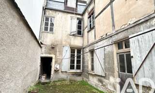 Maison 8 Pièces 202 m² à vendre à Bourges (18000)