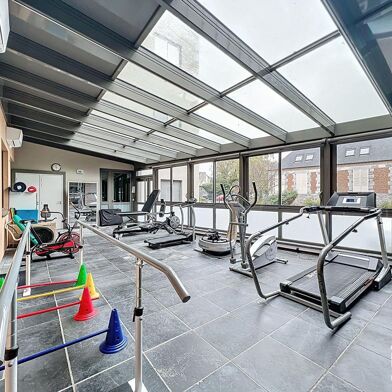 Commerce  386800 €