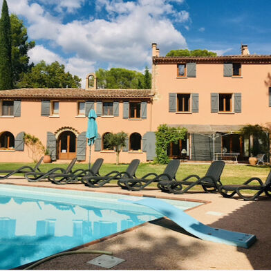 Maison 18 pièces 972000 €