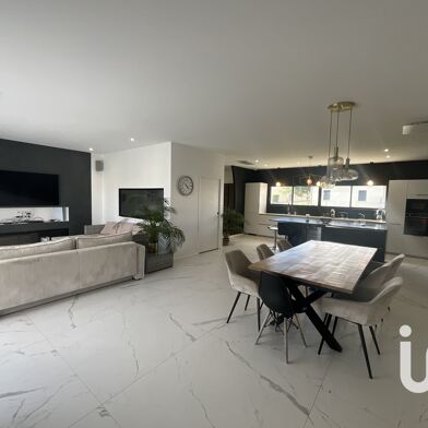 Maison 5 pièces 398000 €