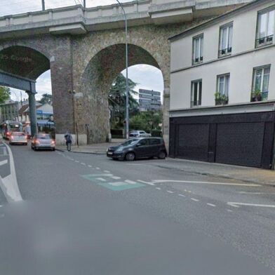 Commerce  513000 €