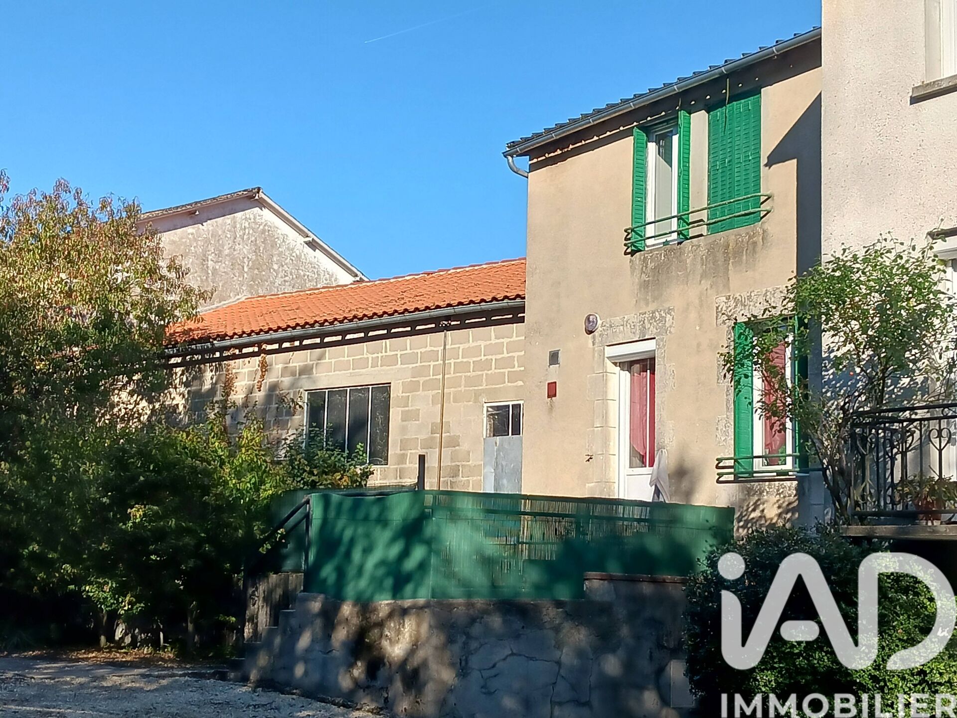 St-Martin-L-Ars - 94m² - 5p. - 3ch.
