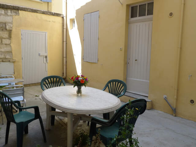 AVIGNON INTRA MUROS - IMMEUBLE 4 STUDETTES — photo du bien