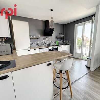 Appartement 3 pièces 720 €