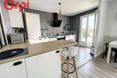 Appartement 3 pièces 720 €