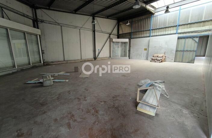 LOCAL D'ACTIVITE A LOUER — photo 4