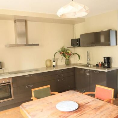 Maison 6 pièces 1250 €