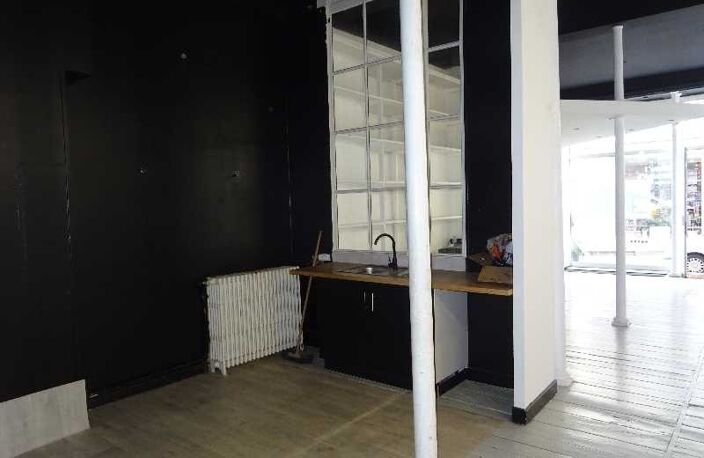 A VENDRE MURS COMMERCIAUX EN HYPER CENTRE DE LIMOGES PROCHES DES HALLES CENTRALES — photo 4