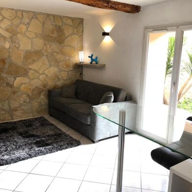 Appartement 1 pièces 560 €