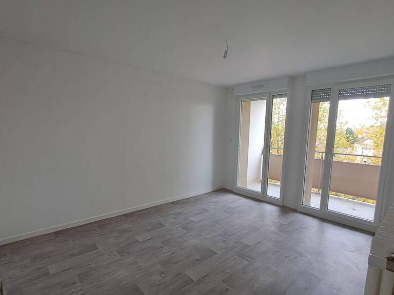 Location - Appartement T5 - 82m2 - Dieuze — photo 1