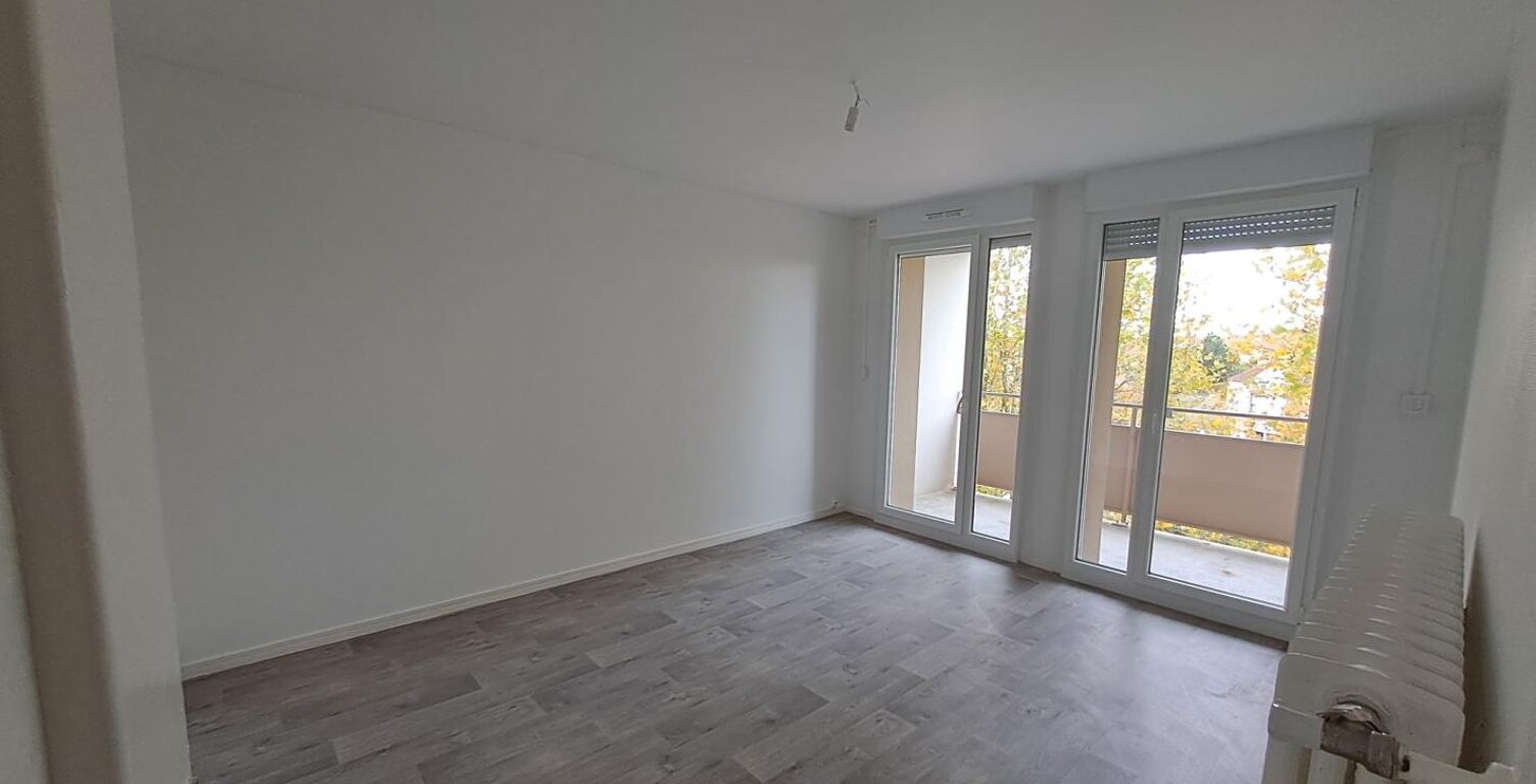 Location - Appartement T5 - 82m2 - Dieuze — photo 1