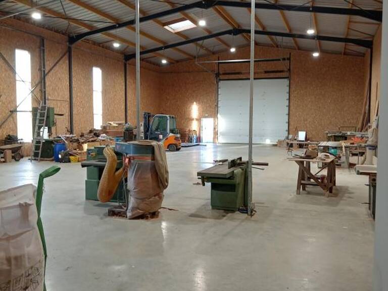 Bien Commercial À Vendre — photo 1