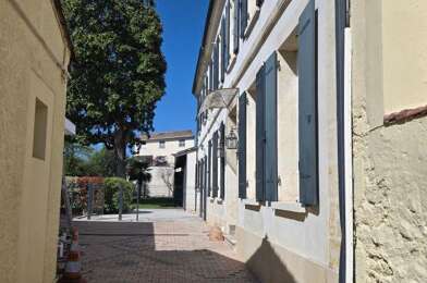 Maison 6 pièces 2700 €