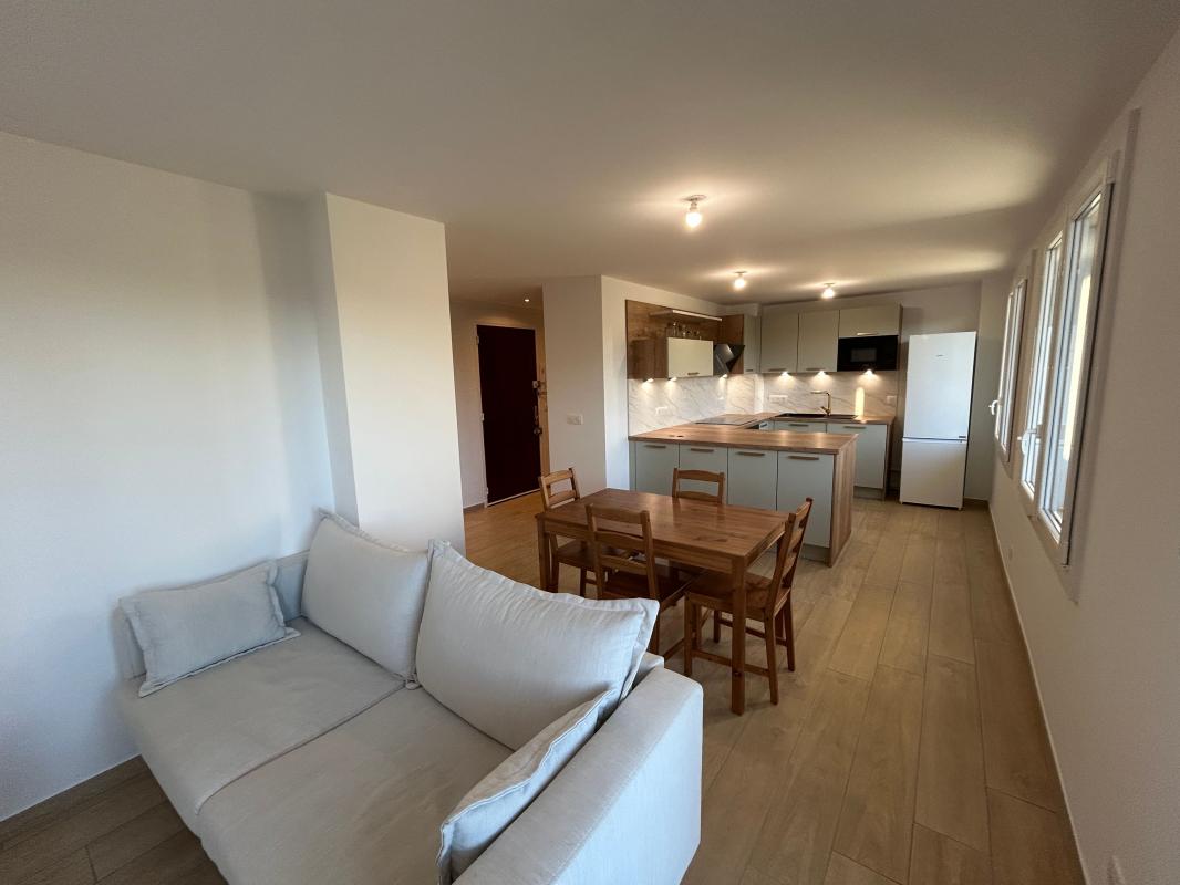 Photo Appartement à louer T2 TOULON OUEST entièrement rénové- place de parking, cave image 4/4