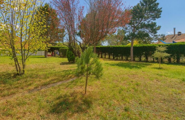 À vendre – Terrain à bâtir de 556 m², libre de constructeur – environnement calme et privilégié — photo 2