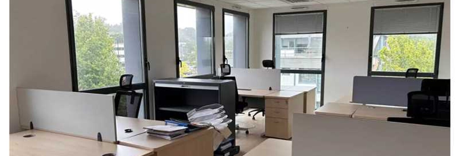 Bureau  420 m² à louer à Quimper (29000)