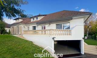 Maison 7 Pièces 215 m² à vendre à Ormesson-sur-Marne (94490)