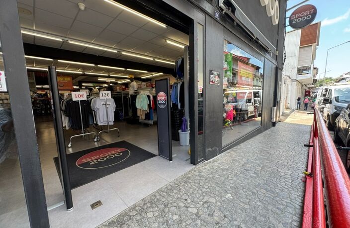 A LOUER SURFACE COMMERCIALE DE 850 M2 UTILES DANS UN IMMEUBLE SUR 3 NIVEAUX — photo 4