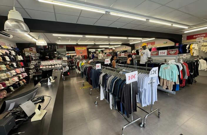 A LOUER SURFACE COMMERCIALE DE 850 M2 UTILES DANS UN IMMEUBLE SUR 3 NIVEAUX — photo 5
