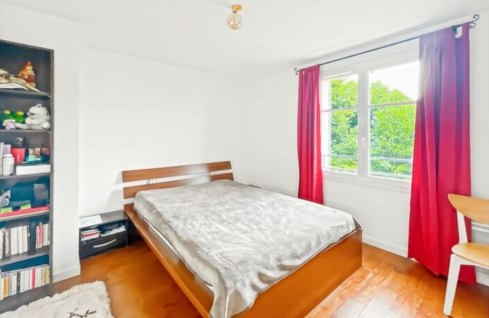Maison coup de coer à vendre 4 pièces PLAISIR (78) - Maison récente, 3 chambres avec DOUBLE GARAGE- secteur calme et recherché — photo 4