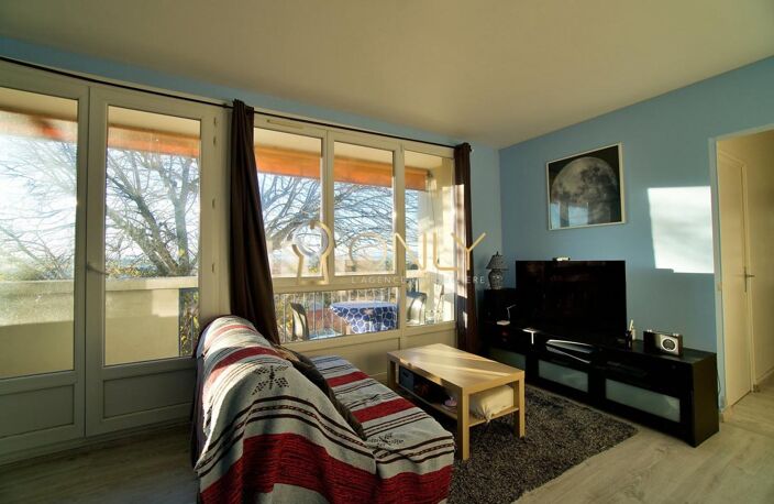GENAY - APPARTEMENT - 1 CHAMBRE — photo 3