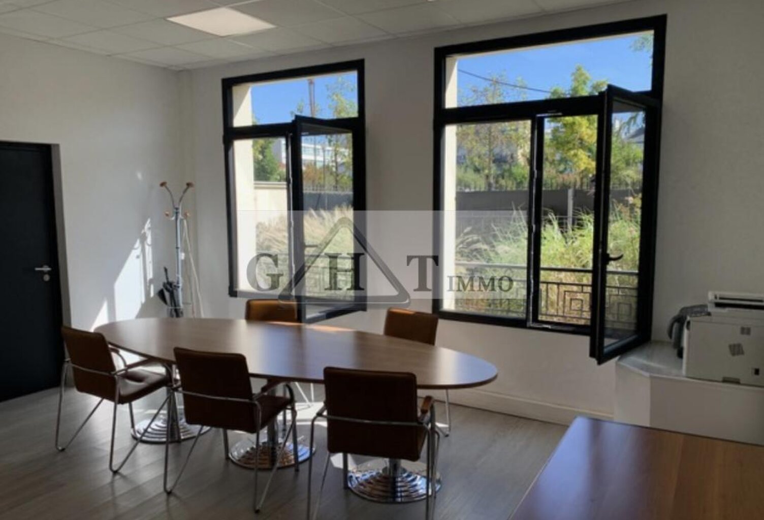 97 M DE BUREAUX A LOUER VINCENNES — photo 1