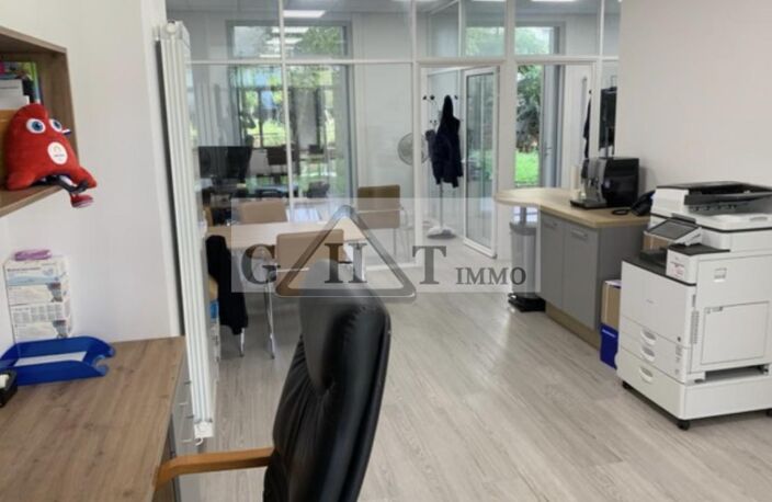 97 M DE BUREAUX A LOUER VINCENNES — photo 3