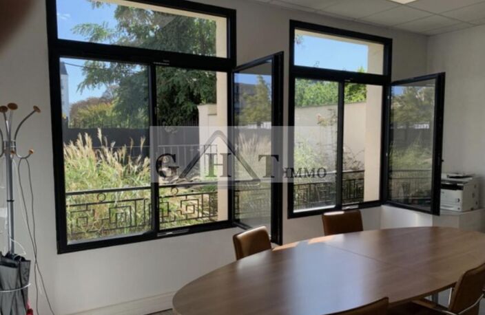 97 M DE BUREAUX A LOUER VINCENNES — photo 4