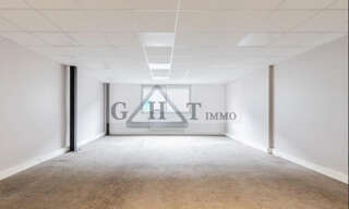 Local industriel  2345 m² à vendre à Morangis (91420)