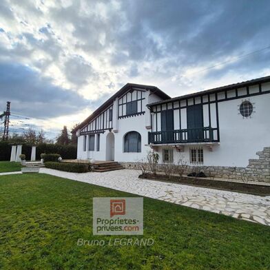 Maison 8 pièces 304500 €