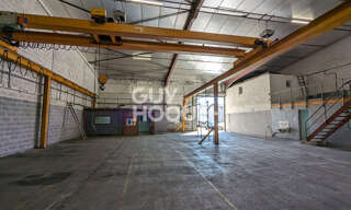 Commerce  540 m² à vendre à Décines-Charpieu (69150)