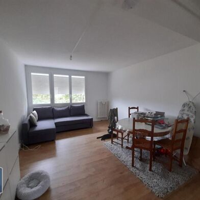 Appartement 3 pièces 733 €