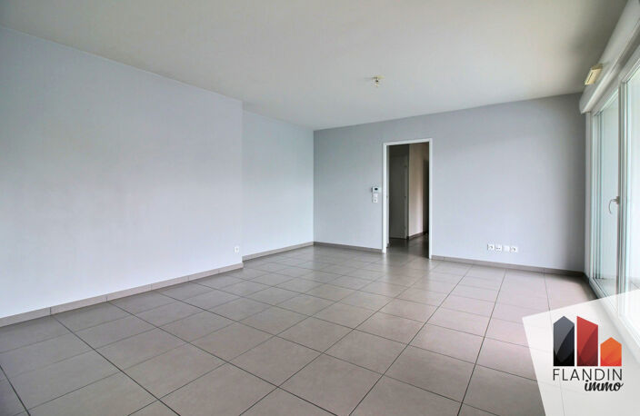 Appartement récent, lumineux, avec balcon et garage — photo 3